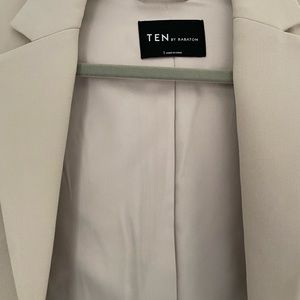 Aritzia Cropped Blazer